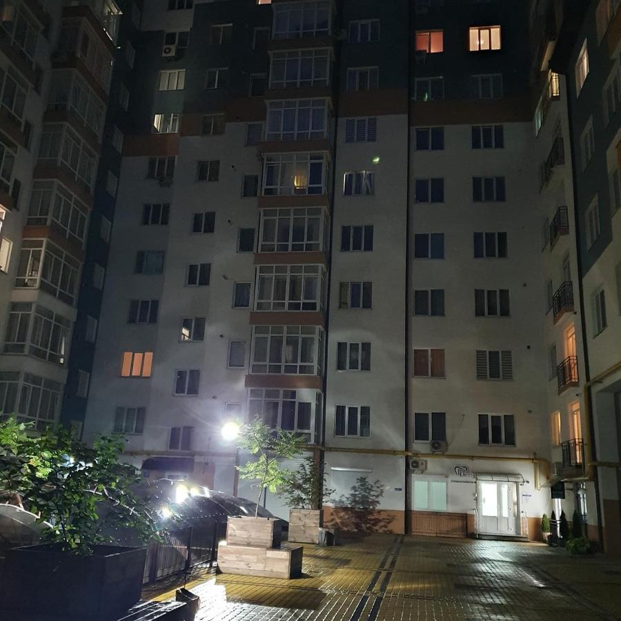 True In The City Center Ivano-Frankivsk Exterior foto